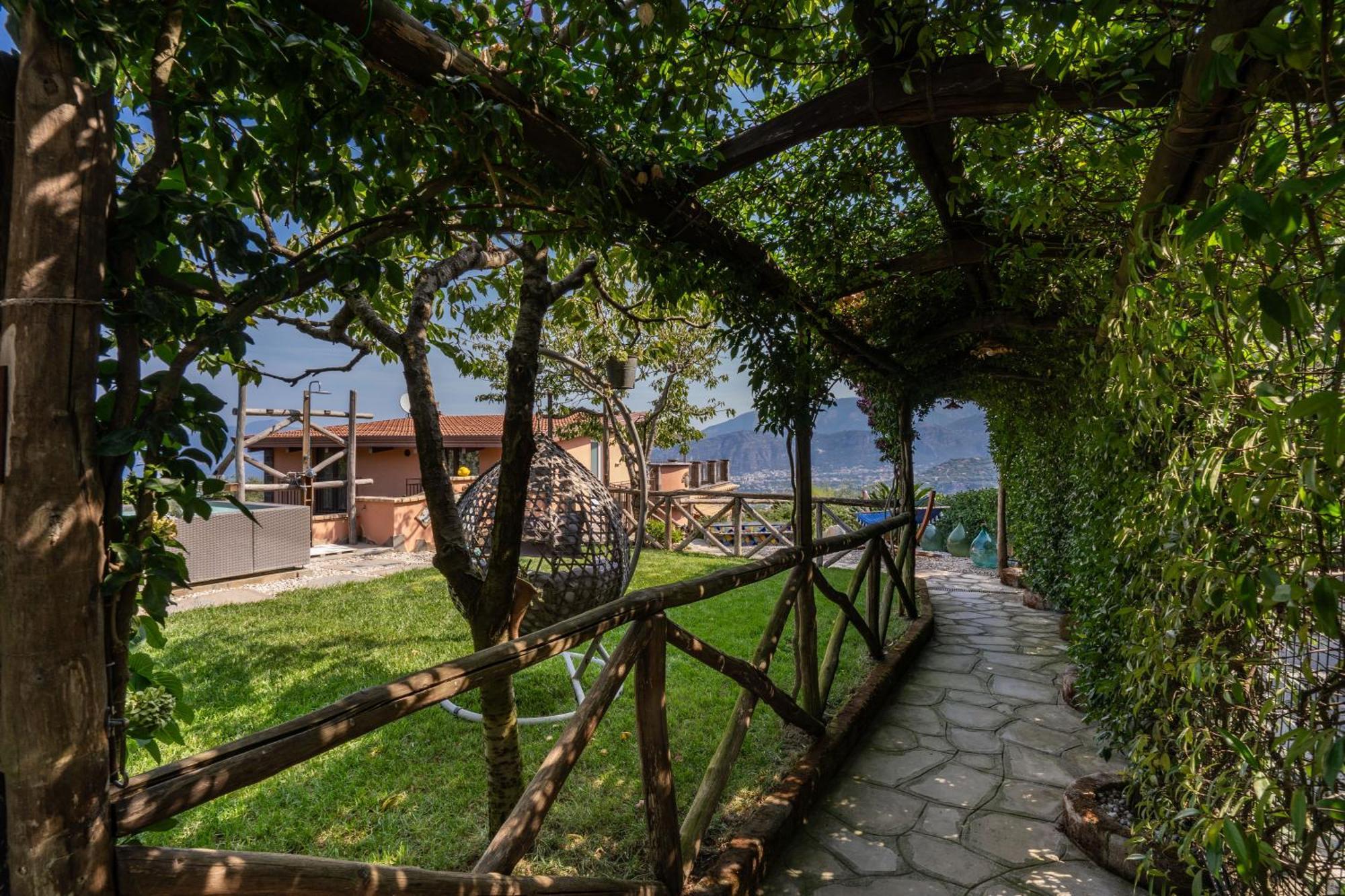 Villa Caruso Private Heated Pool & Sea View Sorrento Bagian luar foto